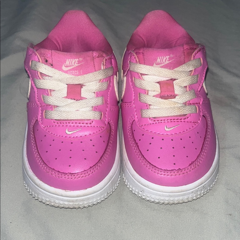Nike Kids Sneakers in Pink and White